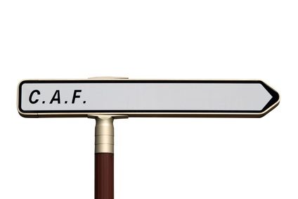 Allocations familiales : Plutôt qu'une taxation, une division directe par deux !