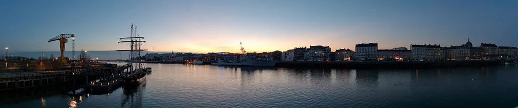 Nantes - Quais au coucher du soleil