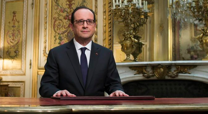 Voeux de François Hollande, avec un bureau vide, une ambiance glaciale ! Les Français ont le moral au plus bas depuis 20 ans, année de création du baromètre !