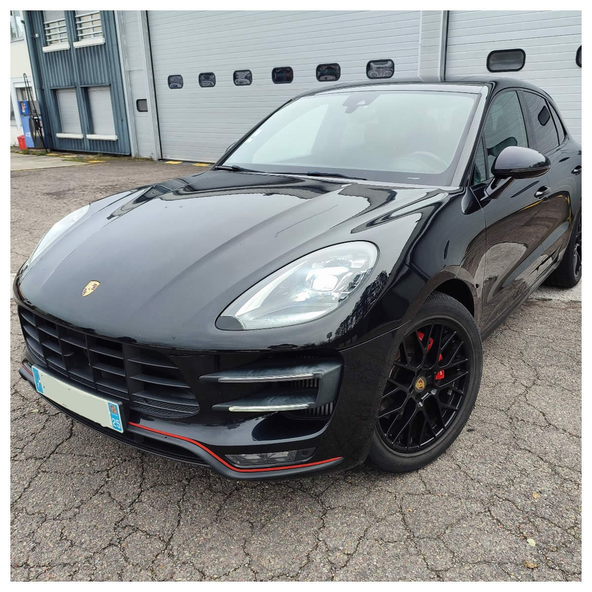Vente aux enchères des douanes ce 5 décembre 2024, 400 lots, dont une Porsche Macan Turbo mise à prix de 30.000 €, 3.6 l, 400 ch Vente aux enchères des douanes ce 5 décembre 2024, 400 lots, dont une Porsche Macan Turbo mise à prix de 30.000 €, 3.6 l, 400 ch