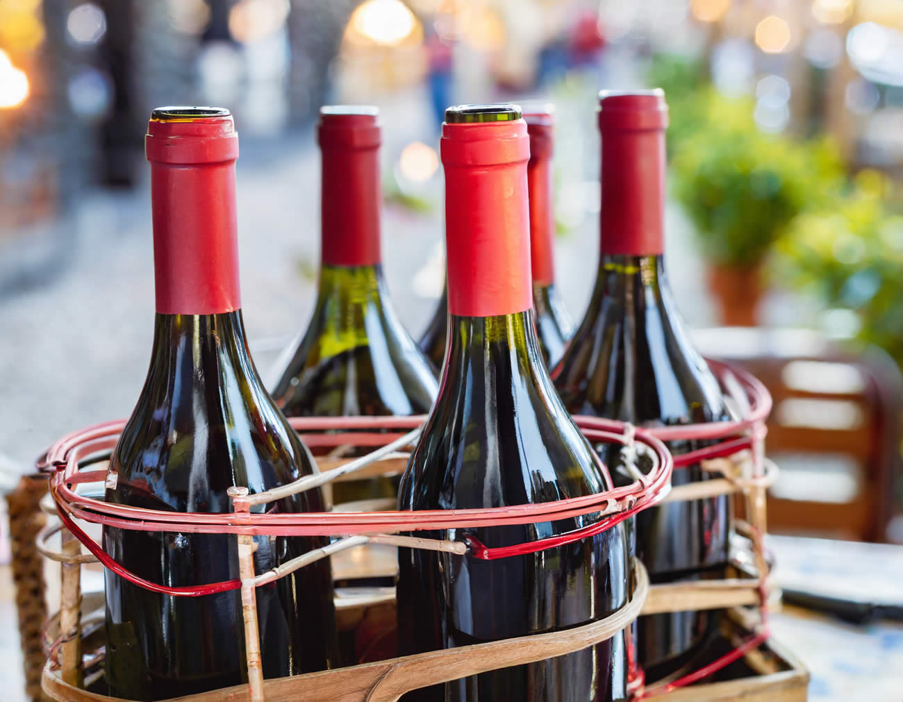 Recyclage : le réemploi des bouteilles dans le vin, une voie à suivre : la Maison Ravoire montre l'exemple Recyclage : le réemploi des bouteilles dans le vin, une voie à suivre : la Maison Ravoire montre l'exemple