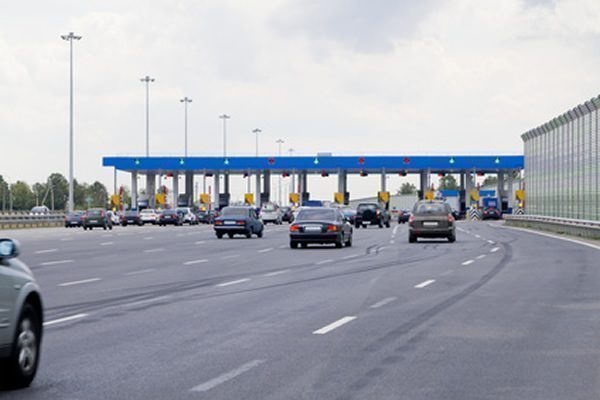 Péages d'autoroutes : un coût trop élevé ? Épargnez en redécouvrant la France profonde ! Péages d'autoroutes : un coût trop élevé ? Épargnez en redécouvrant la France profonde !