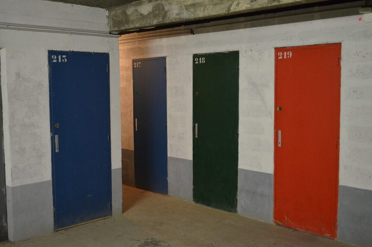 Saint-Tropez : des saisonniers logés à la cave Saint-Tropez : des saisonniers logés à la cave