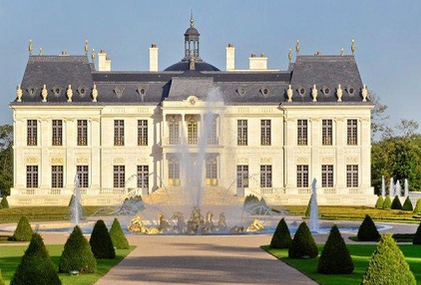 Plus chère demeure privée vendue au monde, un château neuf style 17e siècle à 275 millions d'euros Plus chère demeure privée vendue au monde, un château neuf style 17e siècle à 275 millions d'euros