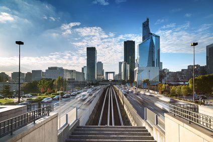 La gestion du quatrier de la Défense confiée aux collectivités locales La gestion du quatrier de la Défense confiée aux collectivités locales