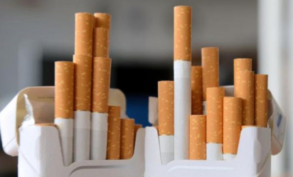 Tabac : Les paquets neutres, une mauvaise idée qui pourrait coûter une dizaine de milliards d'euros à l'Etat Tabac : Les paquets neutres, une mauvaise idée qui pourrait coûter une dizaine de milliards d'euros à l'Etat