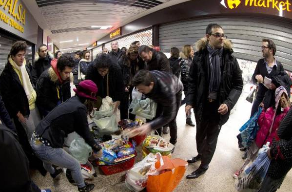 Gaspillage alimentaire : les invendus des supermarchés bientôt autorisés aux dons aux associations caritatives Gaspillage alimentaire : les invendus des supermarchés bientôt autorisés aux dons aux associations caritatives