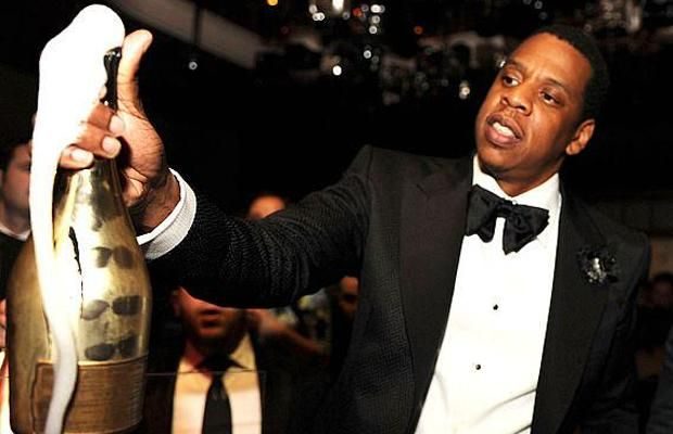 VIDEO. Jay-Z s'offre sa marque de champagne préférée VIDEO. Jay-Z s'offre sa marque de champagne préférée