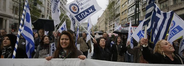 En Grèce, les risques d'une crise sociale majeure En Grèce, les risques d'une crise sociale majeure