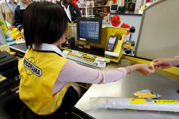 Travail dominical : nouvelles règles « dès cet automne », annonce Valls Travail dominical : nouvelles règles « dès cet automne », annonce Valls