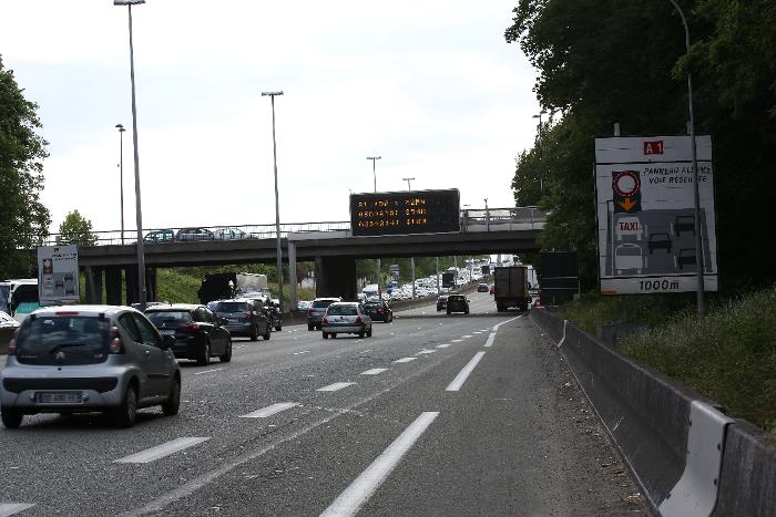 Paris-Roissy : les taxis devront partager la voie réservée... avec les VTC Paris-Roissy : les taxis devront partager la voie réservée... avec les VTC