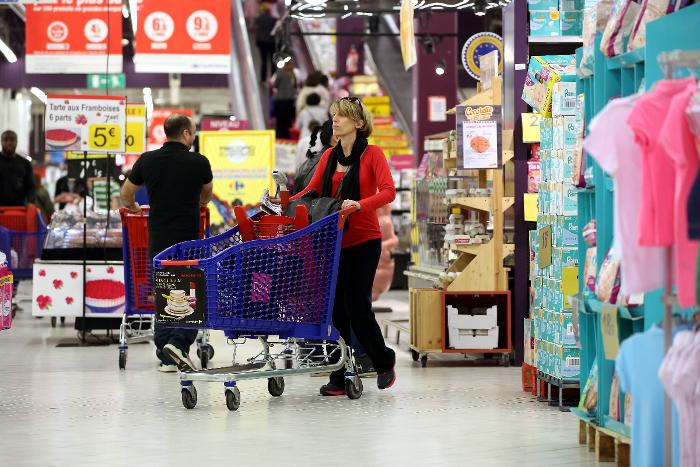Nord : ils font leurs courses dans un supermarché fantôme Nord : ils font leurs courses dans un supermarché fantôme