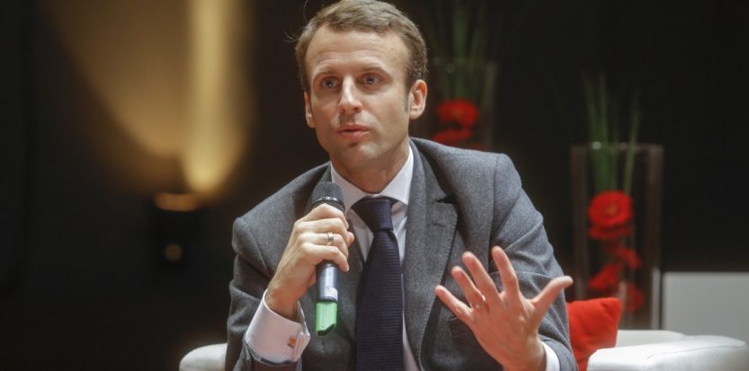 Macron passe à l'offensive contre les retraites chapeau Macron passe à l'offensive contre les retraites chapeau