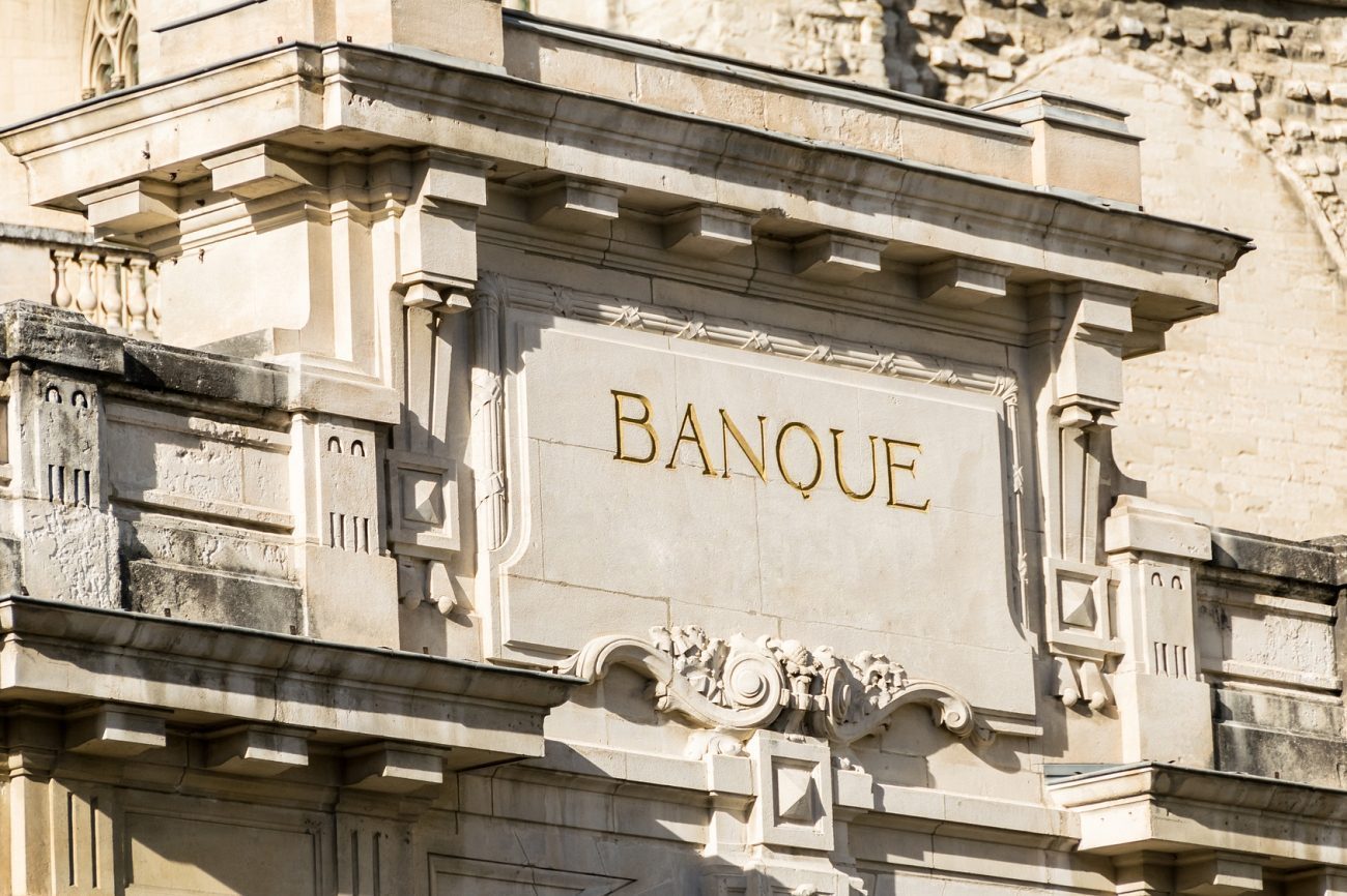 Banques, un secteur fragilisé en 2019 : taux bas, concurrence effrénée, pression réglementaire accrue, licences de monnaies électroniques pour les GAFA