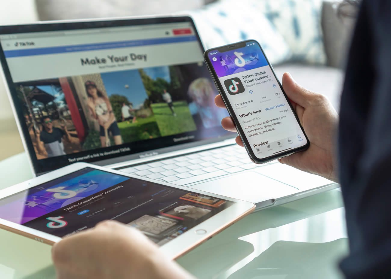 Dépendance numérique : les jeunes totalement accrocs aux réseaux sociaux (TikTok, Intagram, etc.), une dépendance inquiétante