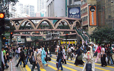 Causeway Bay (Hong Kong) reste l'artère commerçante la plus chère, les Champs Elysées troisième (étude)