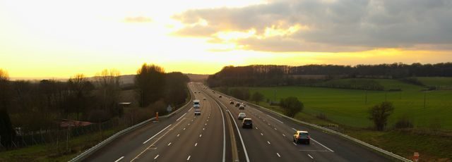 Macron promet de faire baisser les tarifs des autoroutes