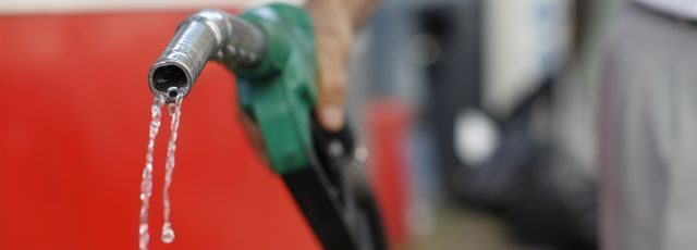 La chute du pétrole bénéficie enfin aux automobilistes français