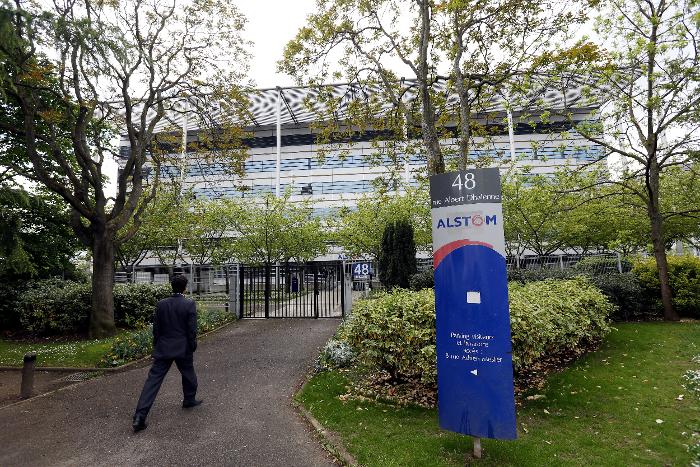 Alstom : Macron autorise le rachat du pôle énergie par General Electric