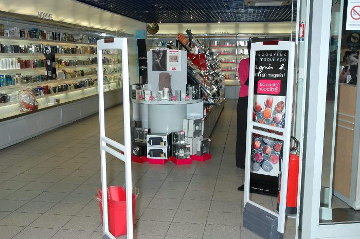 Commerce : près de 5 milliards d'euros évaporés en vols et pertes en 2013