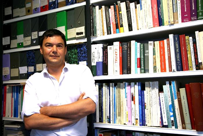 Crise grecque : l'économiste Thomas Piketty interpelle Angela Merkel