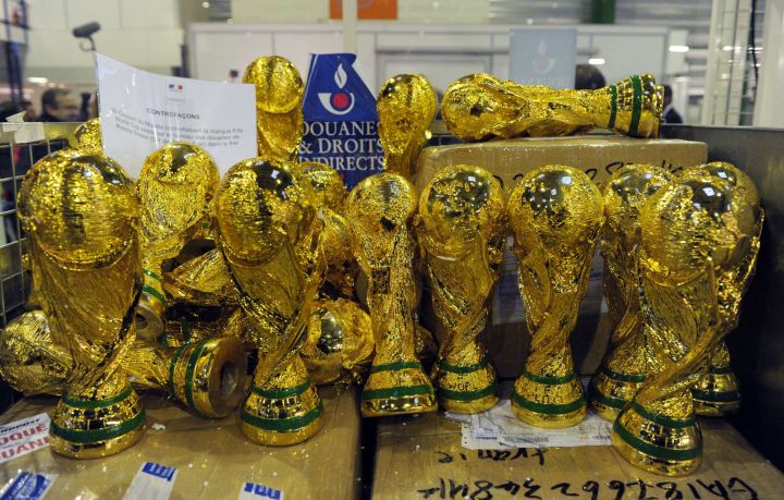 Contrefaçon : un million d'articles saisis détruits en une journée