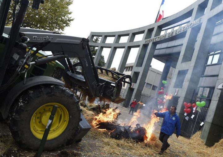 Manifestations d'agriculteurs : 70 000 euros de dégâts à Valence, colère du maire