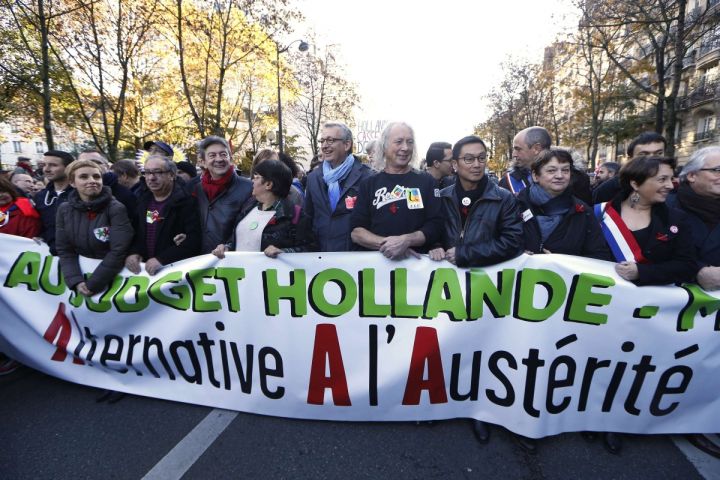 Des milliers de manifestants « contre l'austérité » à travers la France