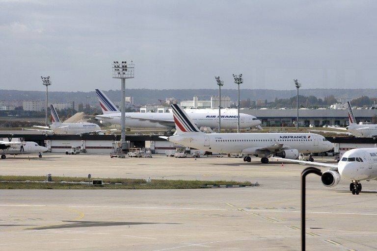 Les aéroports doivent-ils acheter les maisons exposées au bruit des avions ?