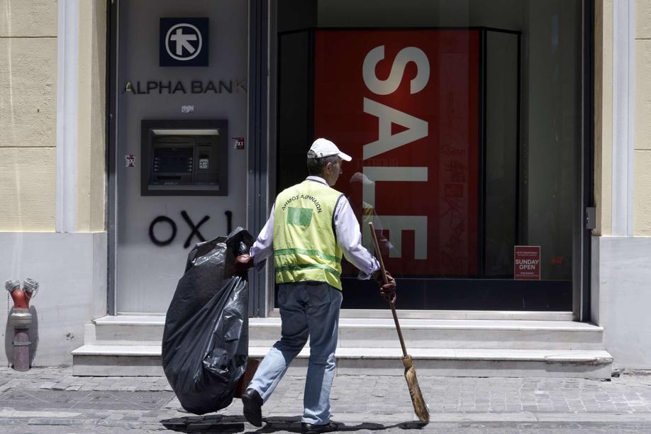 En Grèce, une journée d'entre-deux tours à l'ambiance pesante